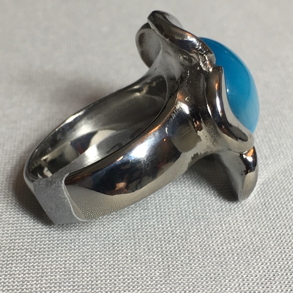 BLUE STONE FLOWER STEEL RING - Picture 3 of 3